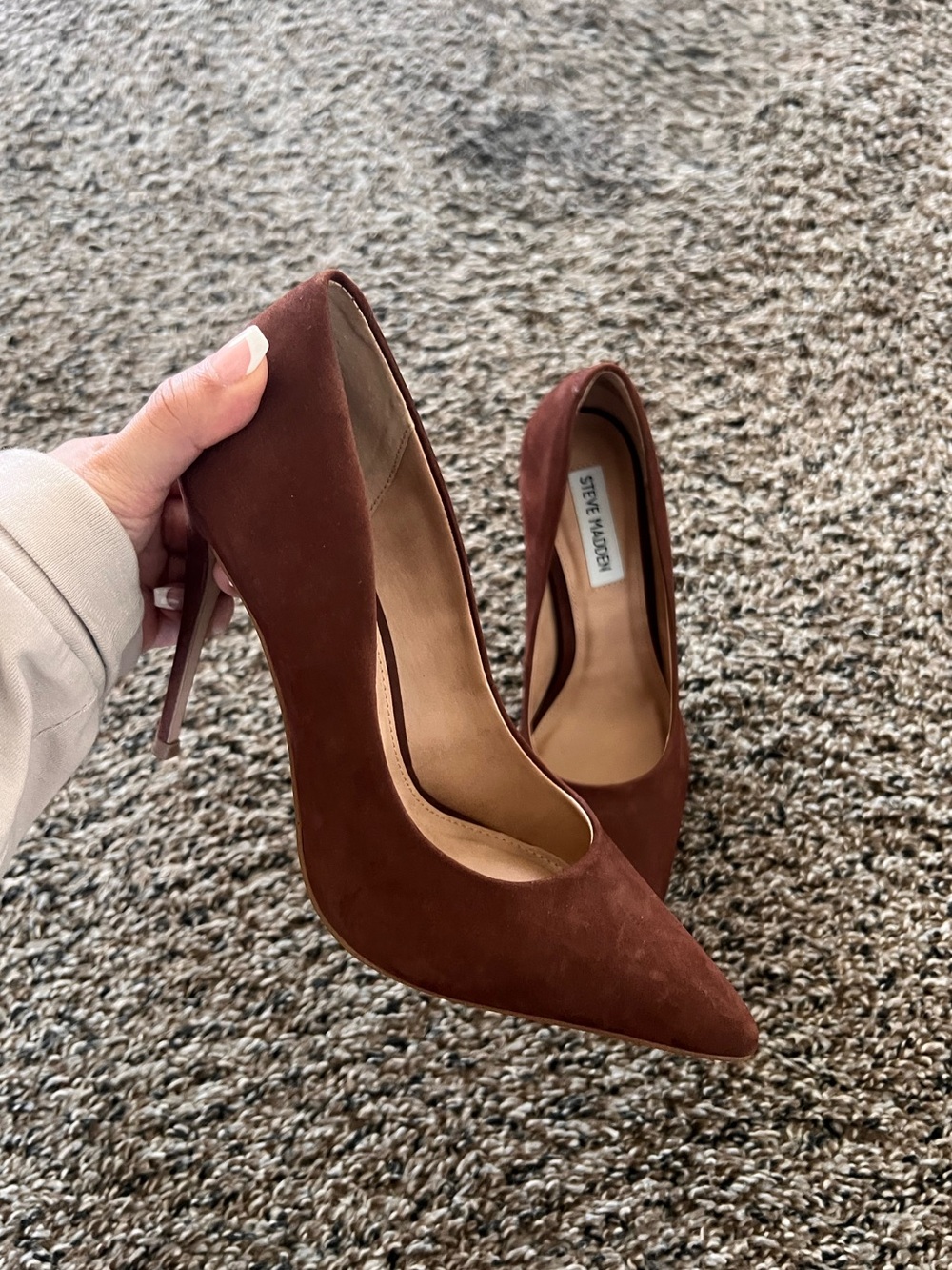 Steve Madden Noir Pumps
